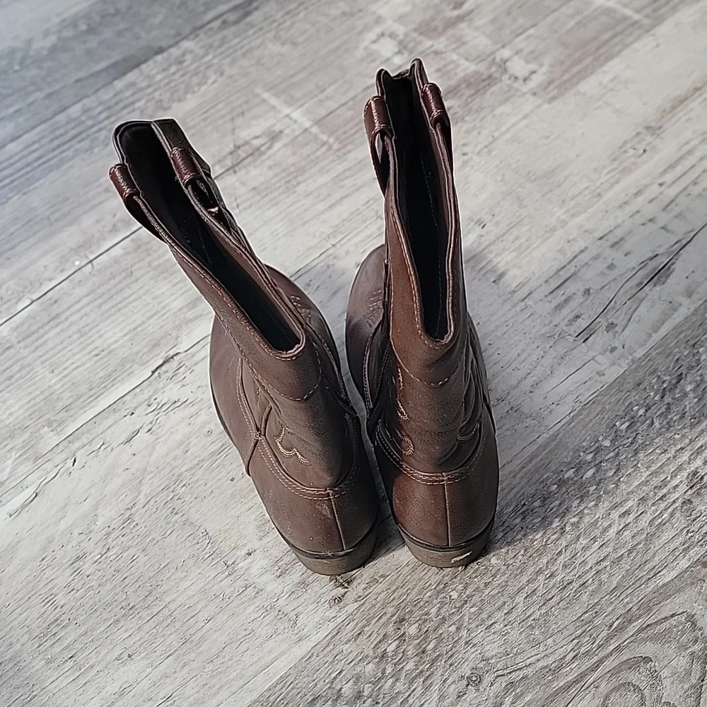 Kids Brown Cowboy Boots - Picture 3 of 3